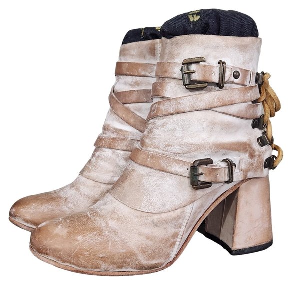 Freebird by Steven Shoes - RARE FREEBIRD BY STEVEN HERO ICEY TAUPE HEELED BOOTIES BOOTS BEIGE ICE